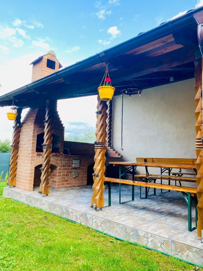 Casa Victoria Hotell Cîrţişoara Exteriör bild