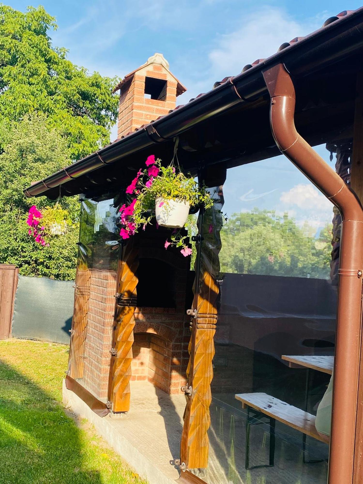 Casa Victoria Hotell Cîrţişoara Exteriör bild