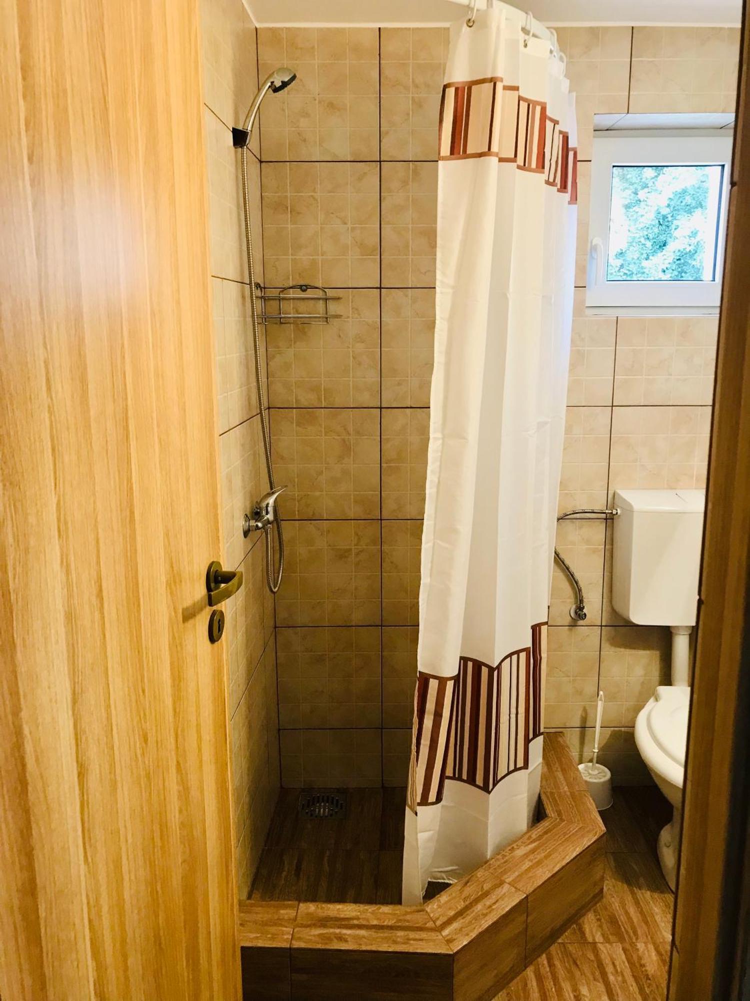 Casa Victoria Hotell Cîrţişoara Exteriör bild